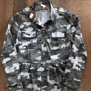 NWT Knox Rose Camo Jacket